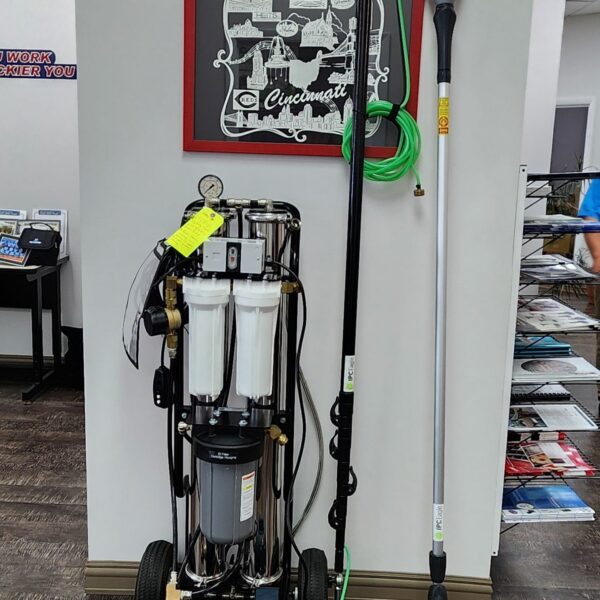 IPC Eagle Hydro Cart With Electric Boost Pump - Window Washing Equipment - Telescopic Pole & Accessories - view 2